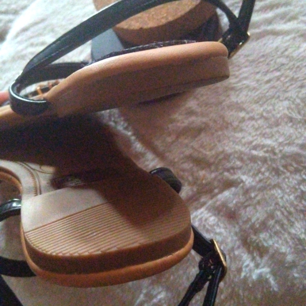 NWOT Ladies Designer Sandals - Picture 8 of 15